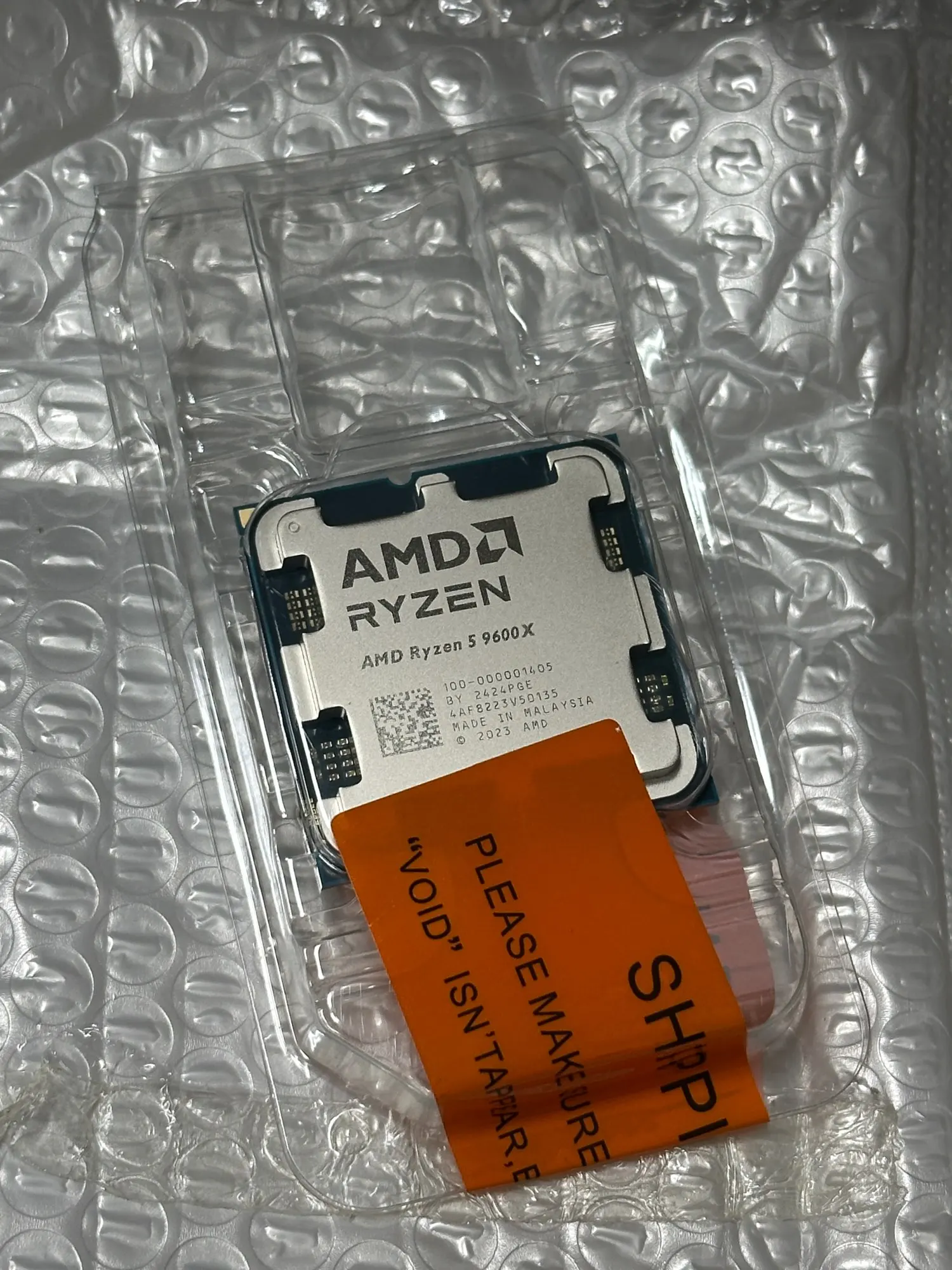 AMD Ryzen 5 9600X 100% AMD R5 9600X CPU Max Boost Up to 5.4GHz 6 Cores 12 Threads 32MB L3 Cache AM5 for B850 X870 photo review