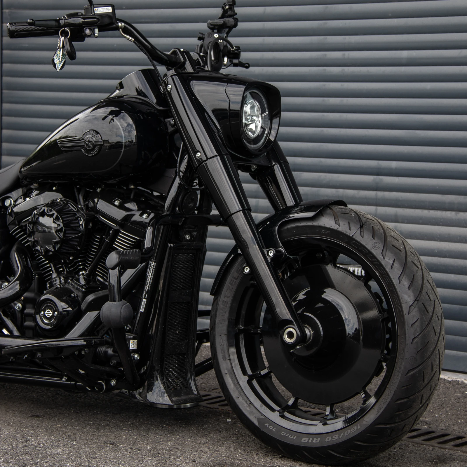 

STLF 18/21 Inch Front Short Fender Motorbike Parts Accessories Wheels Rims Metal Fenders for '18-later Haley Softail Fat Boy