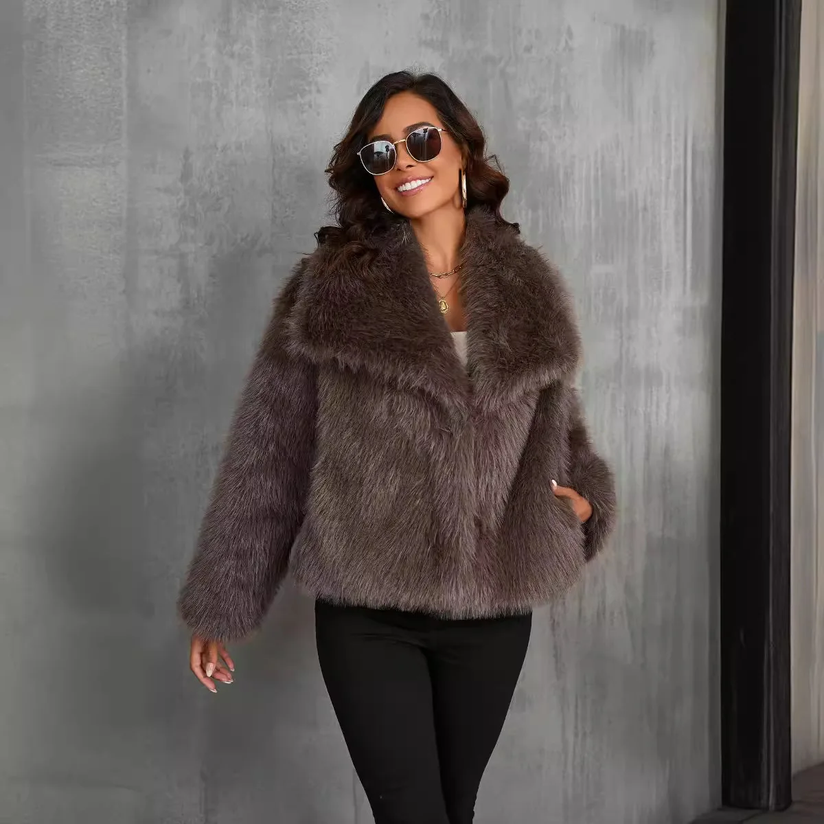 Faux Fur Short Coat for Women, Casual Fashion, Turn-down Collar Long Sleeve, Fox fur, Fluffy plush Autumn, Winter Coats