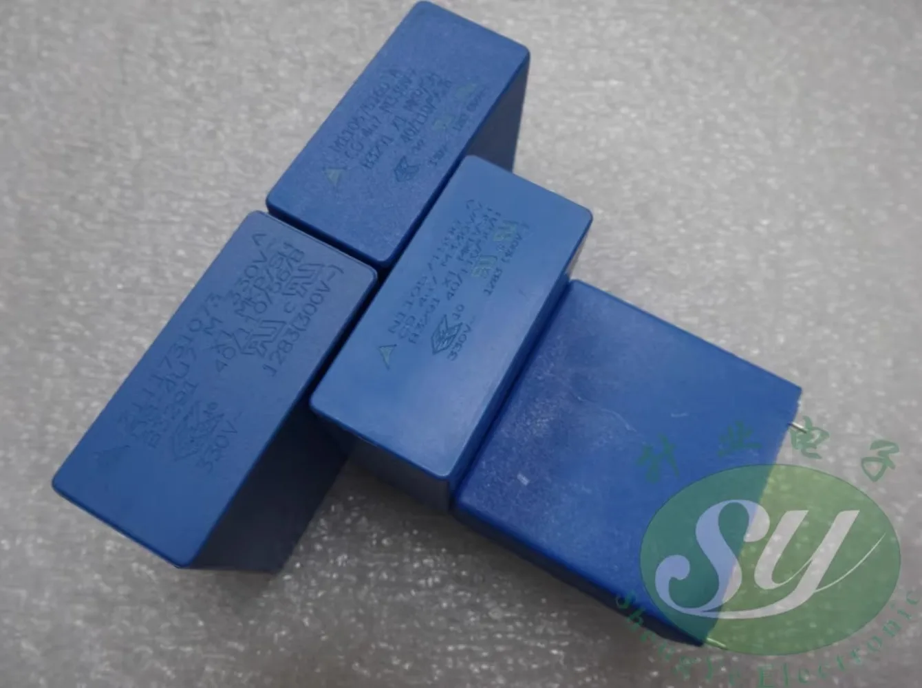 

EPCOS 4.7uf/330vAC 4u7 475 X1 New 37.5mm film capacitor B3291