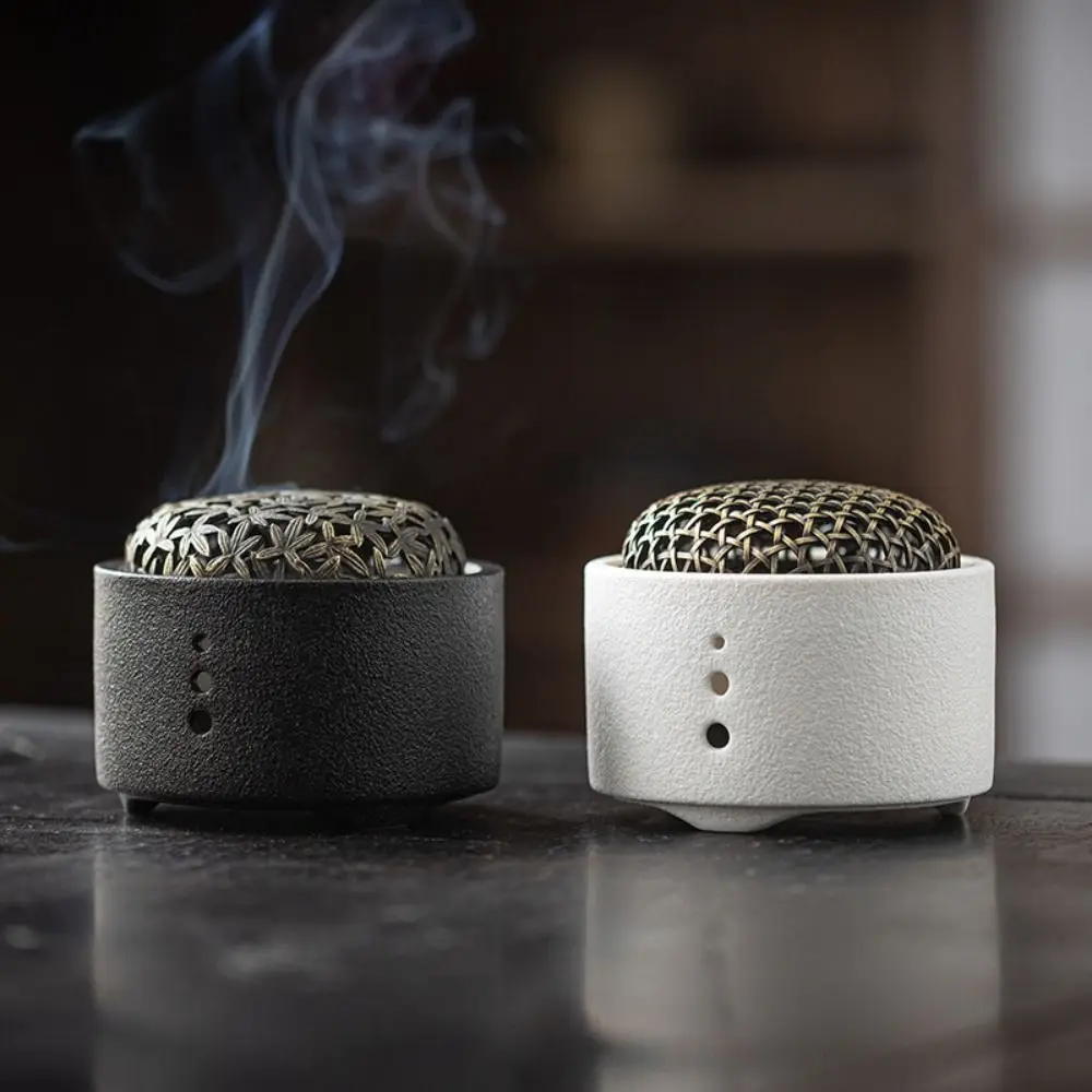 

Craft Ceramics Line Incense Burner Small with Lid Sandalwood Agarwood Stove Retro Creative Aromatherapy Holder Patio
