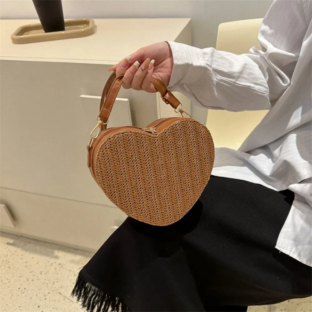 Bolso de mujer con forma de amor, bandolera de tejido de paja, Popular, de gran capacidad, diseño de nicho de compras, novedad de 2023