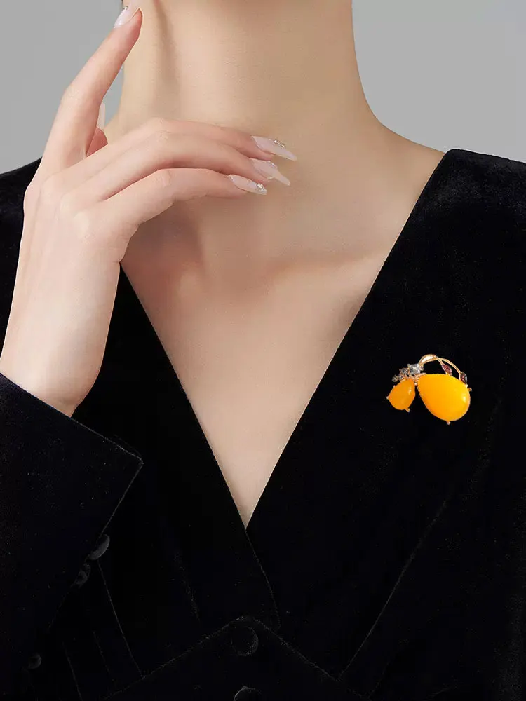 Fashion Personality Imitation Color Jade Butterfly Brooches Jacket Coat Collar Brooch Jewelry Ornament Anti Exposure Buckles