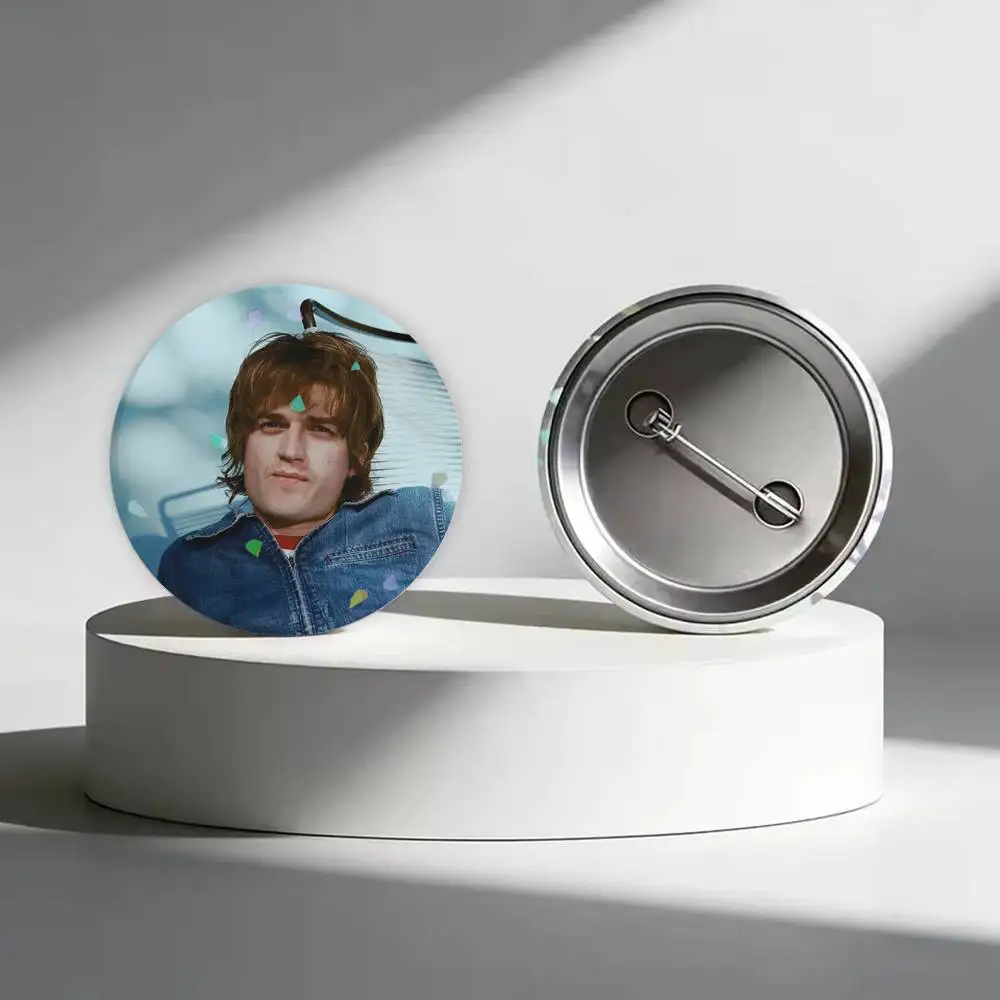 Actor Joe Keery 2026 Button Pins Backpack Clothing Decor Brooch Badge Jewelry Gifts for Kids