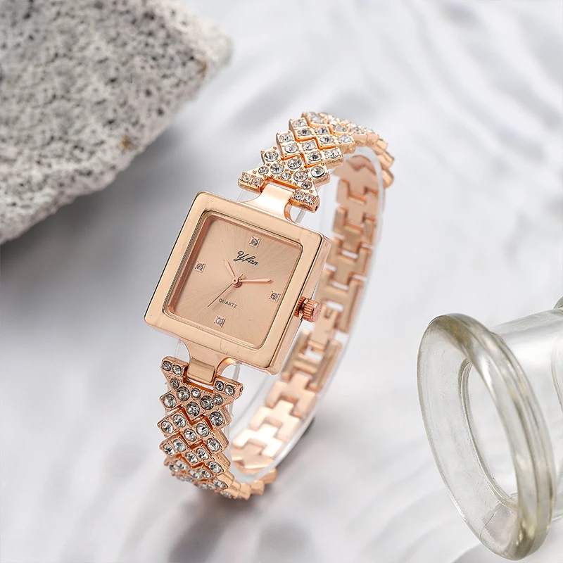 นาฬิกาควอตซ์สายนาฬิกาโลหะลายหินอ่อนประดับเพชรเต็มรูปสี่เหลี่ยมสายนาฬิกาโลหะดูหรูหรานาฬิกาผู้หญิงเป็นของขวัญ