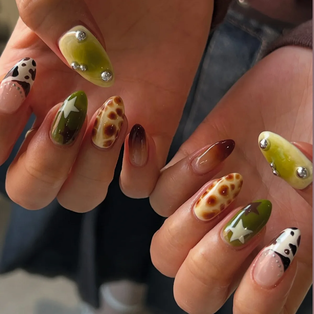 

24PCS Green Gradient French Press on False Nails Sweet Cool Cow Spotted Star Pattern Fake Nails for Women Wearable Almond Nails