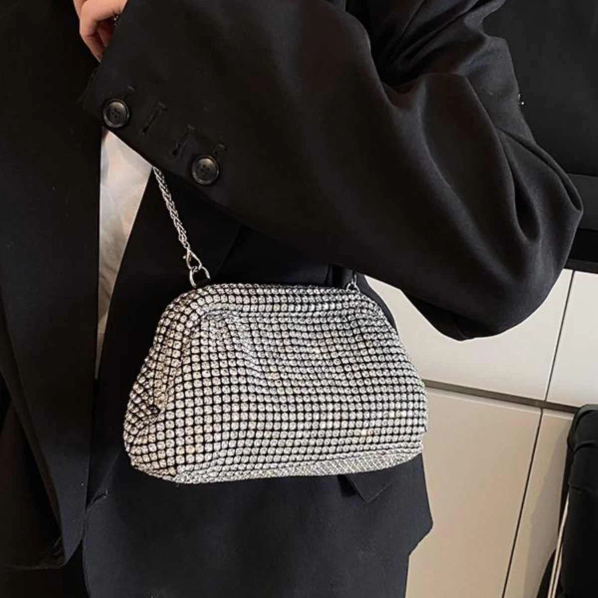 ساطع الماس كليب تصميم حقيبة الموضة Crossbody سلسلة حقيبة مطعمة كامل الماس مأدبة حقيبة 2025 جديد واحد الكتف حقيبة تحت الإبط