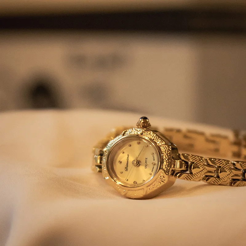 Vintage Watches, Antique Watches, High-Quality Watches Fashionable Quartz Watches Trendy Women'S Watches Petite Women'S Watches.