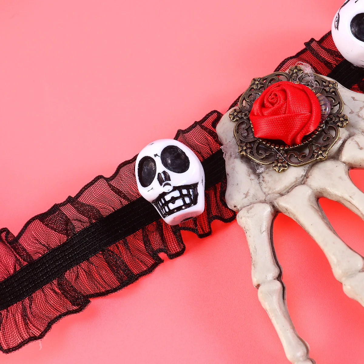 

1Pcs Mysterious Eyecatching Necklace for Halloween Fancy Dress Up Occasions Comfortable Plastic Material