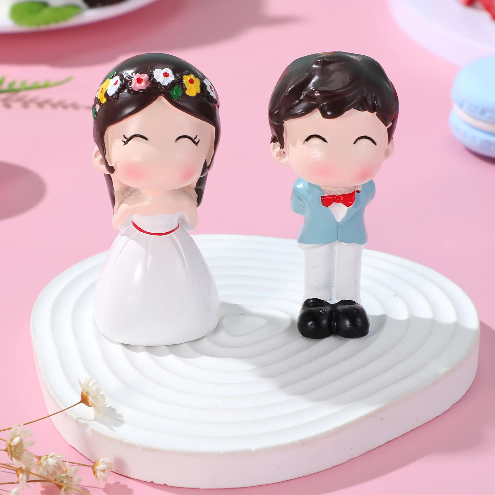 

1 Pair Kiss Couple Cake Ornament Premium Resin Wedding Cake Decoration Romantic Statue Decor Bride Groom Kissing Topper For
