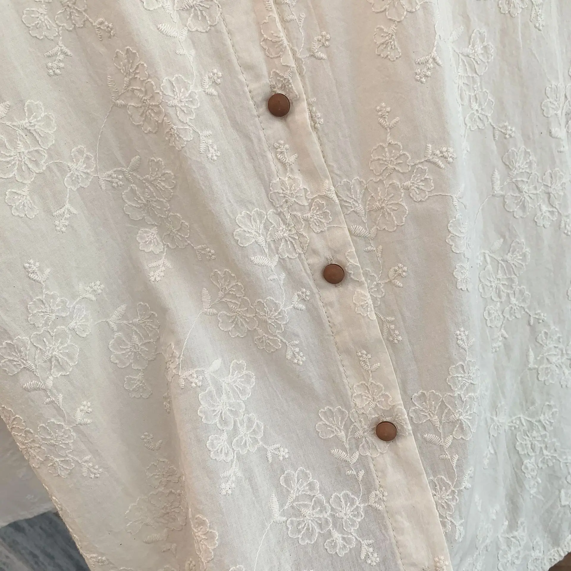 ใหม่2025ฤดูร้อนผ้าฝ้ายแขนสั้นเสื้อผู้หญิงRuffledเย็บปักถักร้อย, MoriสาวRetro Retroเสื้อหลวมๆสบายๆT55650CC