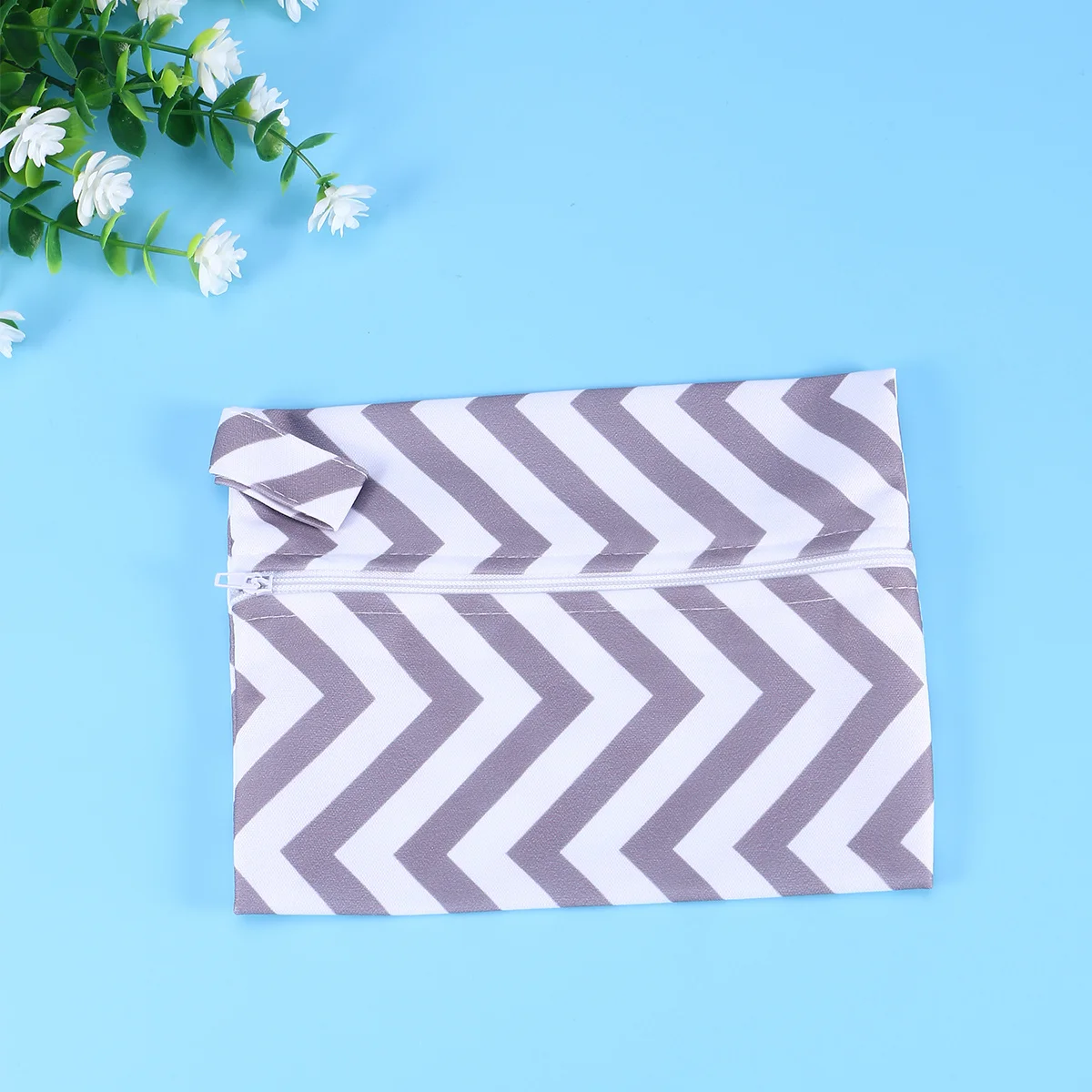 

Durable Waterproof Diaper Pouch Gray Stripe Lightweight Fabric Tpu Small Diaper Bag Zipper Handle Outdoor Use Storage