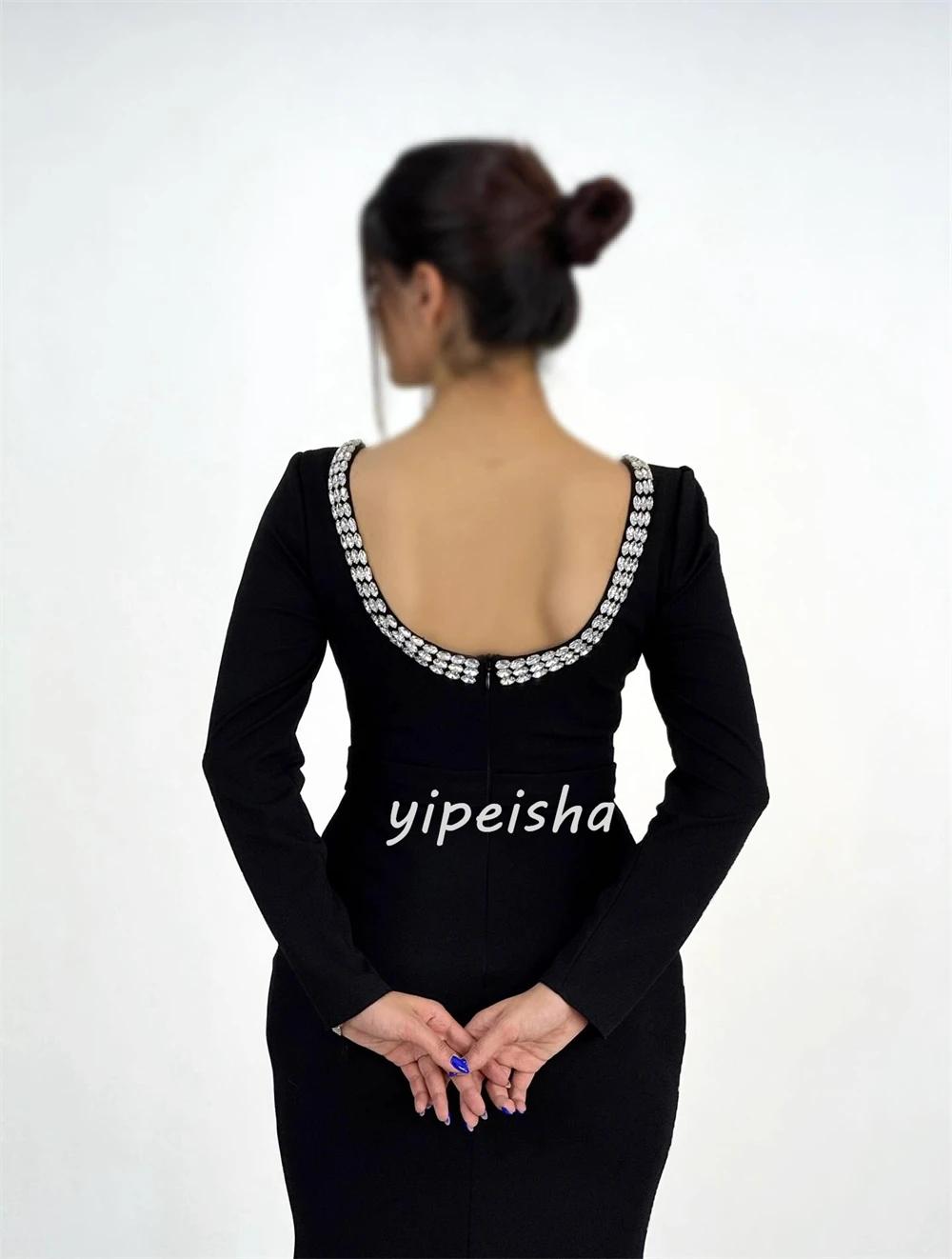 Sukienki na zamówienie w nowoczesnym stylu, klasyczne, z dżerseju, zdobione dżetami, marszczone, o kroju syreny, z kwadratowym dekoltem, długie, na specjalne okazje, dopasowane, seksowne.