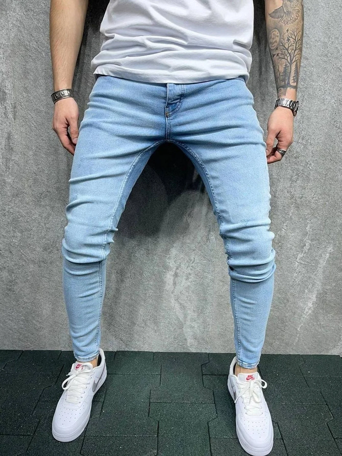 

Light Retro Original Slim Jeans for Man Dating Drip. No accessories or belts included.