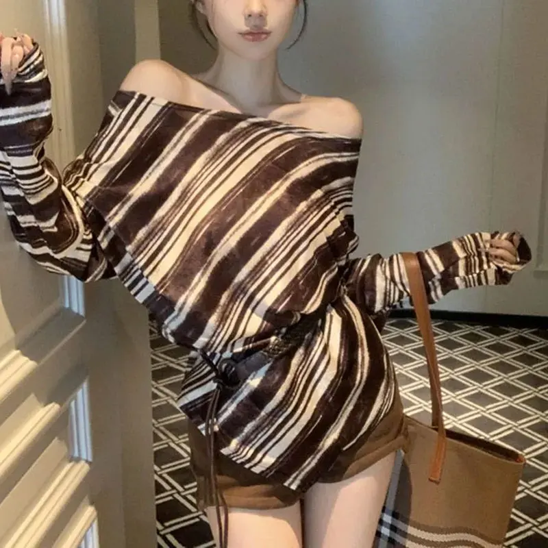 ألوان متباينة بلوفرات مخططة عتيقة للخريف ملابس نسائية برقبة مائلة هالة وشاحات أنيقة غير منتظمة تي شيرت #4