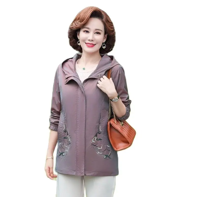 2023 Spring And Autumn New Mother's Casual Coat Female Middle-aged And Elderly Embroidery Fashion Loose Hooded Top Female Tide5X