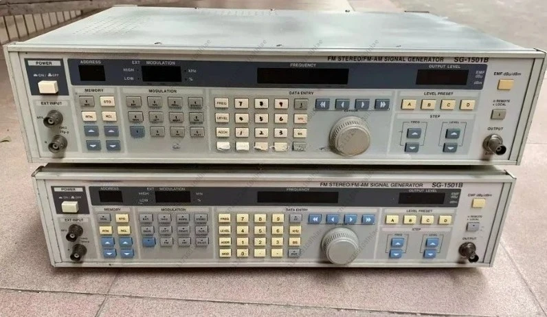 Suitable for SG-1501B Stereo High-Frequency Signal Source 100K-150M Signal Generator, 80% New
