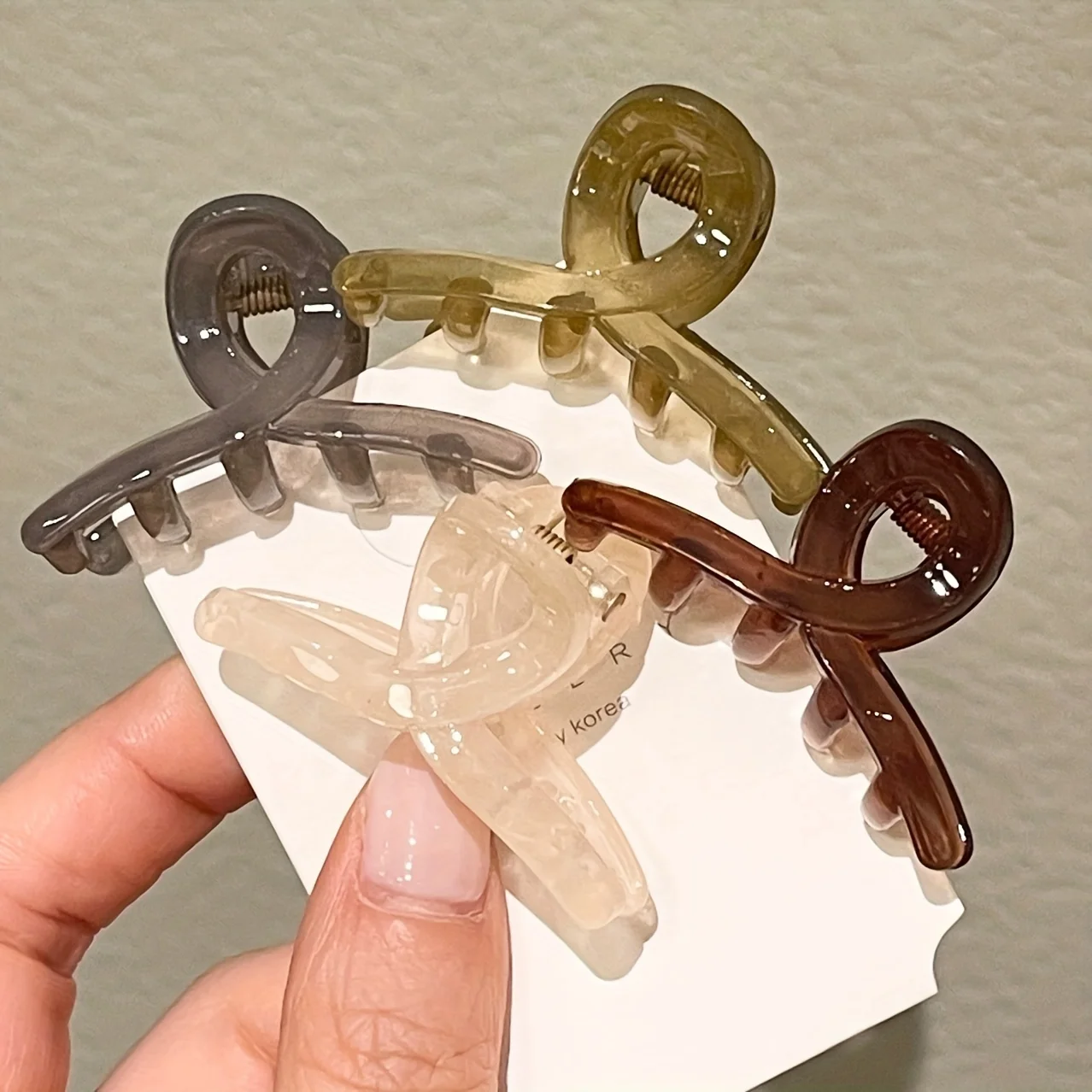 4pcs mini cute claw clip small girl hair claw semi transparent bangs side clip small shark clip women's hair accessory