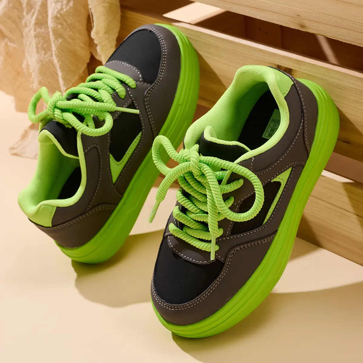 New Fashion Green Children's Skateboard Shoes Size 30-39 Comfort Flat Outdoor Sneakers Kids Non-slip Casual Sports Shoes Child