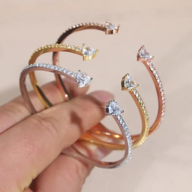 2025 New Arrived Women Wedding Jewelry Open Adjusted Size Micro Paved CZ Fashion Heart Shape Bangle Bracelet