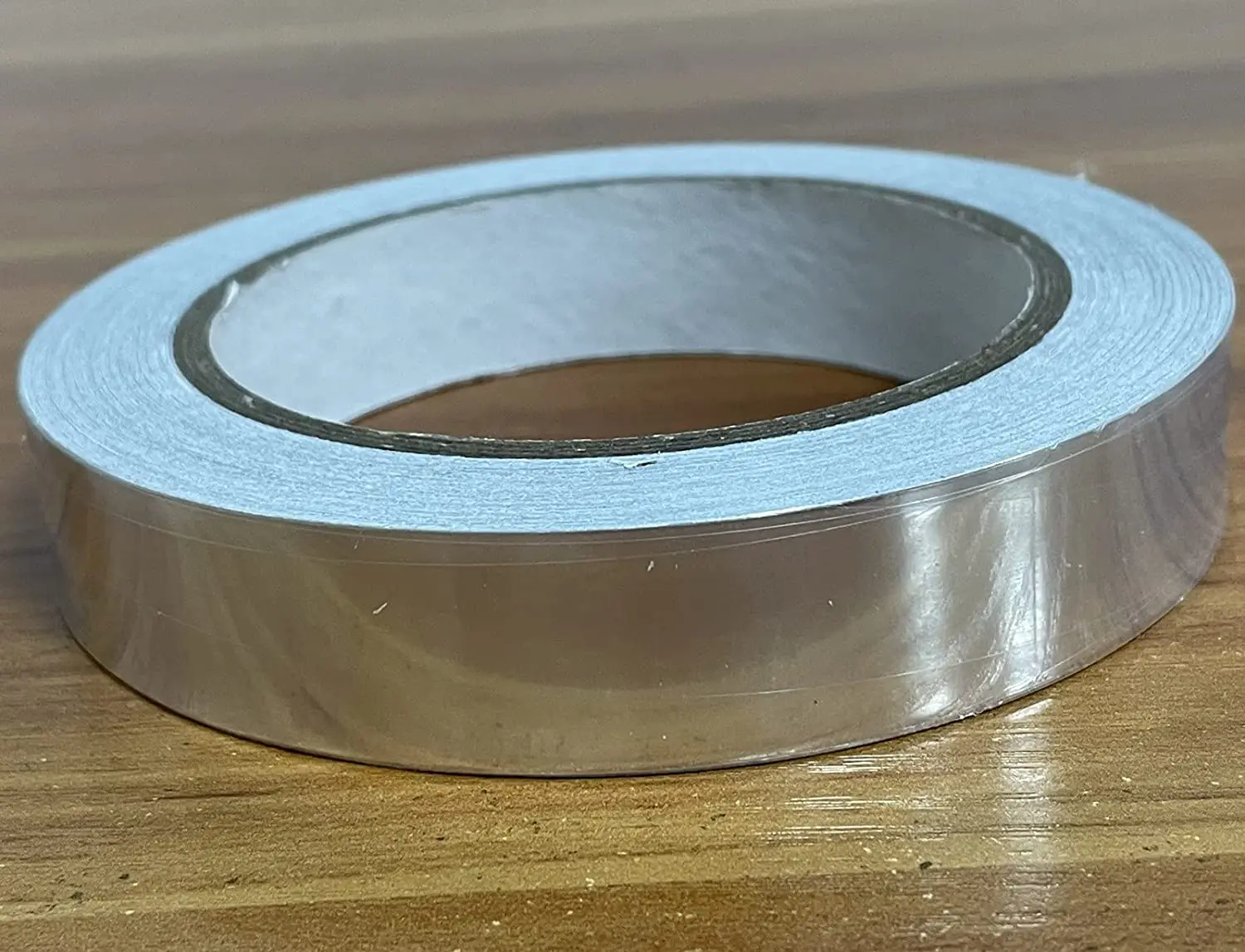 

20M 0.1mmthick-0.15mmthick Industrial-grade HVAC metal tape used to seal and insulate pipes, exhaust pipes, and vents.