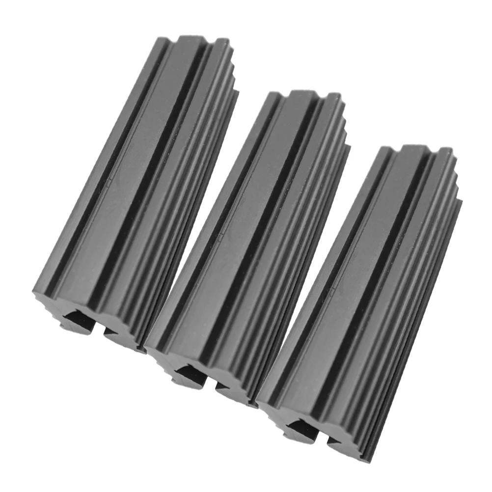 

3pcs Golf Club Shaft Protectors Rubber Vise Clamps for Regripping Kit Easy Assembly Durable Performance Black Color