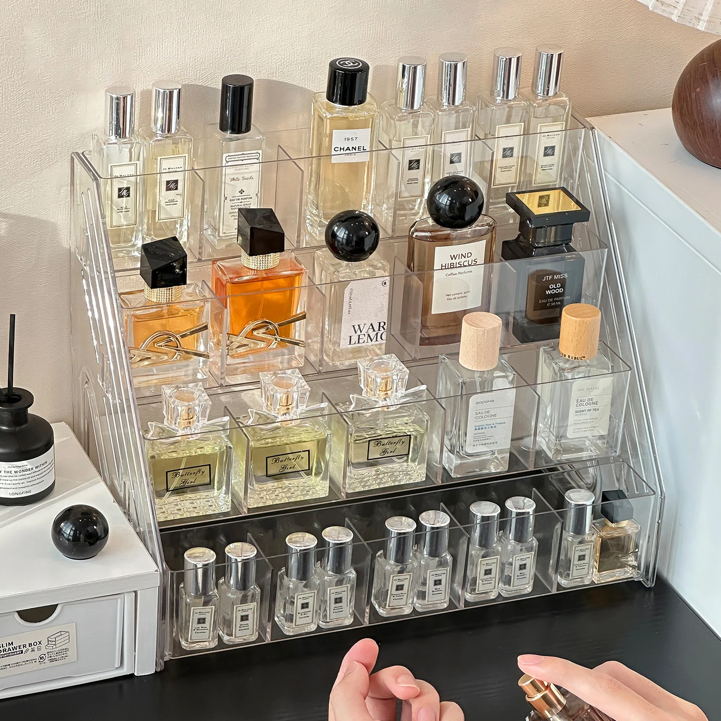 Tiered Perfume Display Stand, Desktop Cosmetic Organizer, Skincare Product Storage Rack, Multi-Layer Acrylic Lipstick Holder