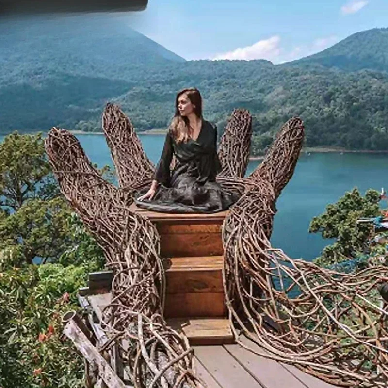 Outdoor landscape hand rattan Internet celebrity clock in scenic public places ornament furniture play outdoor