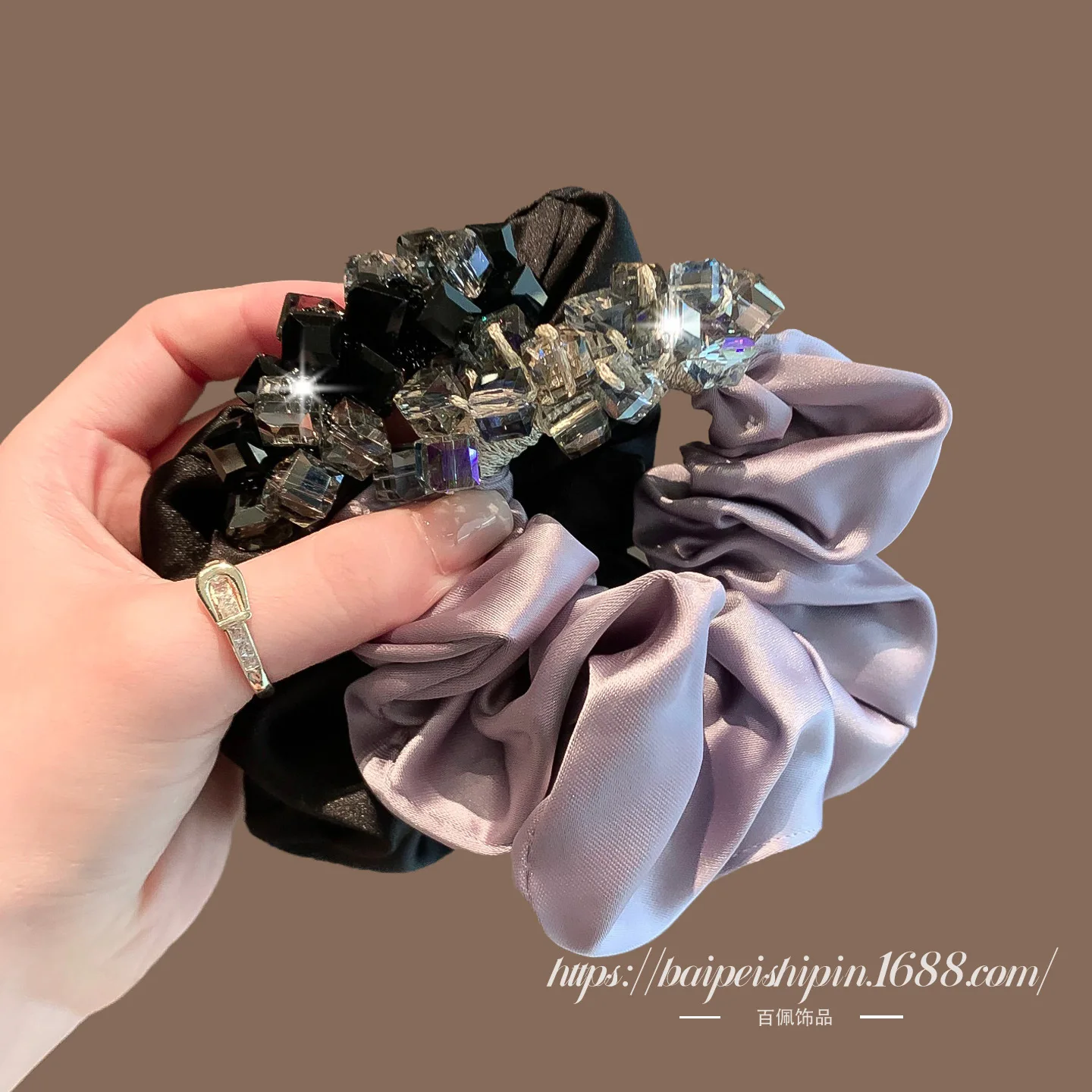 Bling Crystal Hair Ring Elastic Ponytail Ties for Thick Hair Non Slip Scrunchie for Bun Updo Fashion Hair Accessory