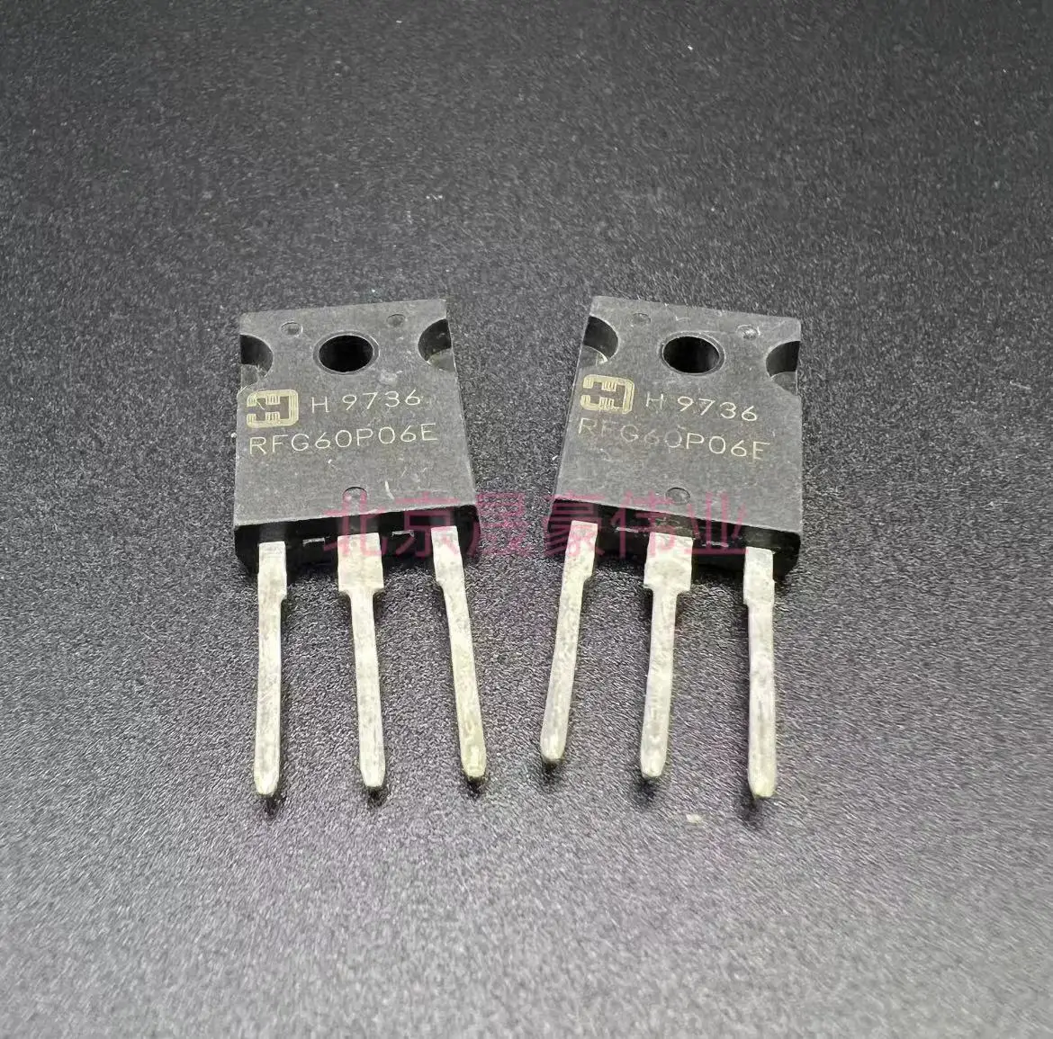 

2pcs RFG60P06E RFG60P06 TO-247 70A 60V MOS Field-effect transistor