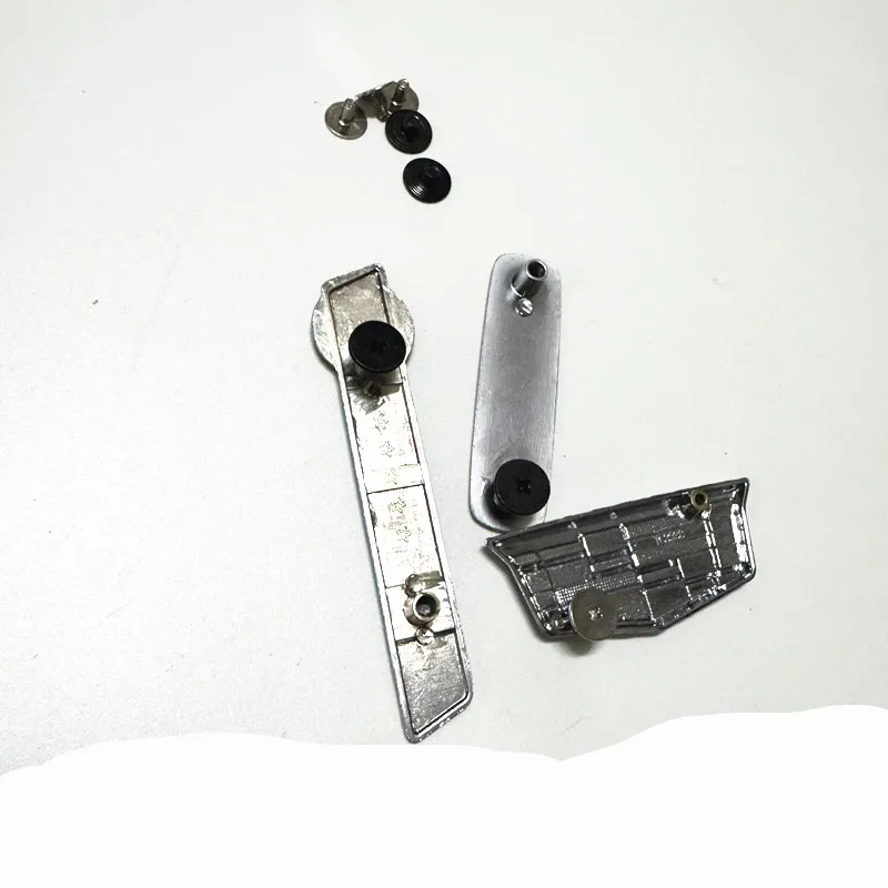 

1pcs Metal Car Floor Mat emblem carpet logo Interior sticker Accessories for Cadillac STS Logo CTS SRX Deville XTS DTS ATS