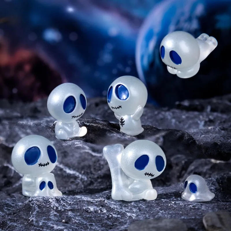 Mini Halloween Kryształowy Duch Powidoki Obcy Świecący w Ciemności Figurka z Żywicy Kawaii Model DIY Akcesorium Dekoracja Kolekcjonerska Zabawka dla Dzieci