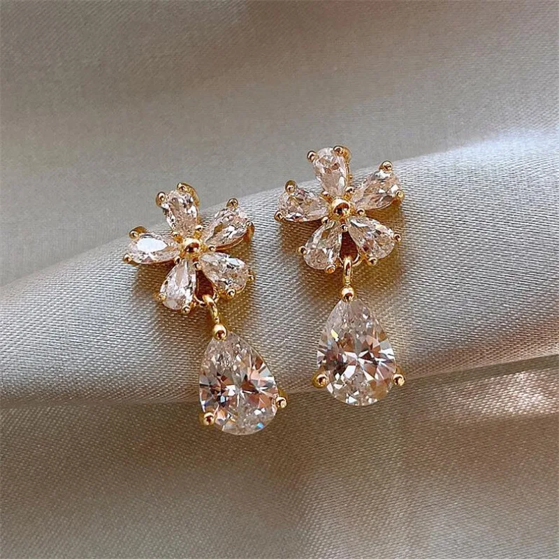 Sweet Women\'s Wear Earrings Sales Crystal Flowers Autumn And Winter Temperament Small And Luxury Design Earrings And Earrings