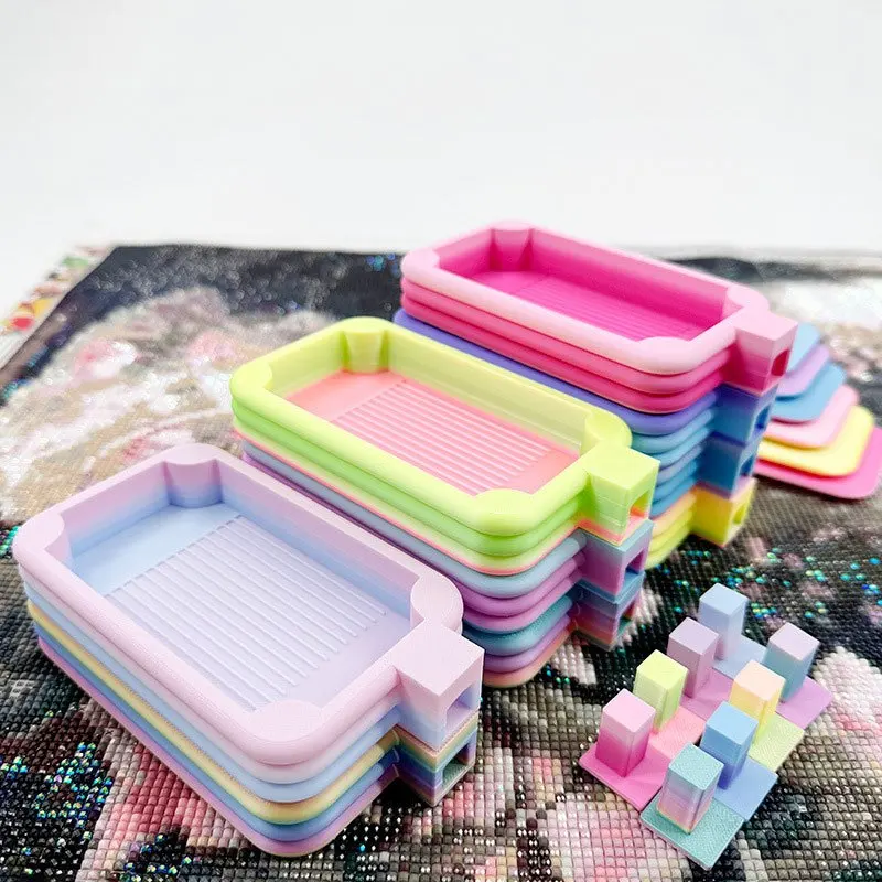 Plateaux et boîtes de rangement multifonctionnels multicolores pour la peinture au diamant DIY, organisateur d'accessoires pour l'art du diamant pour les amateurs de loisirs créatifs