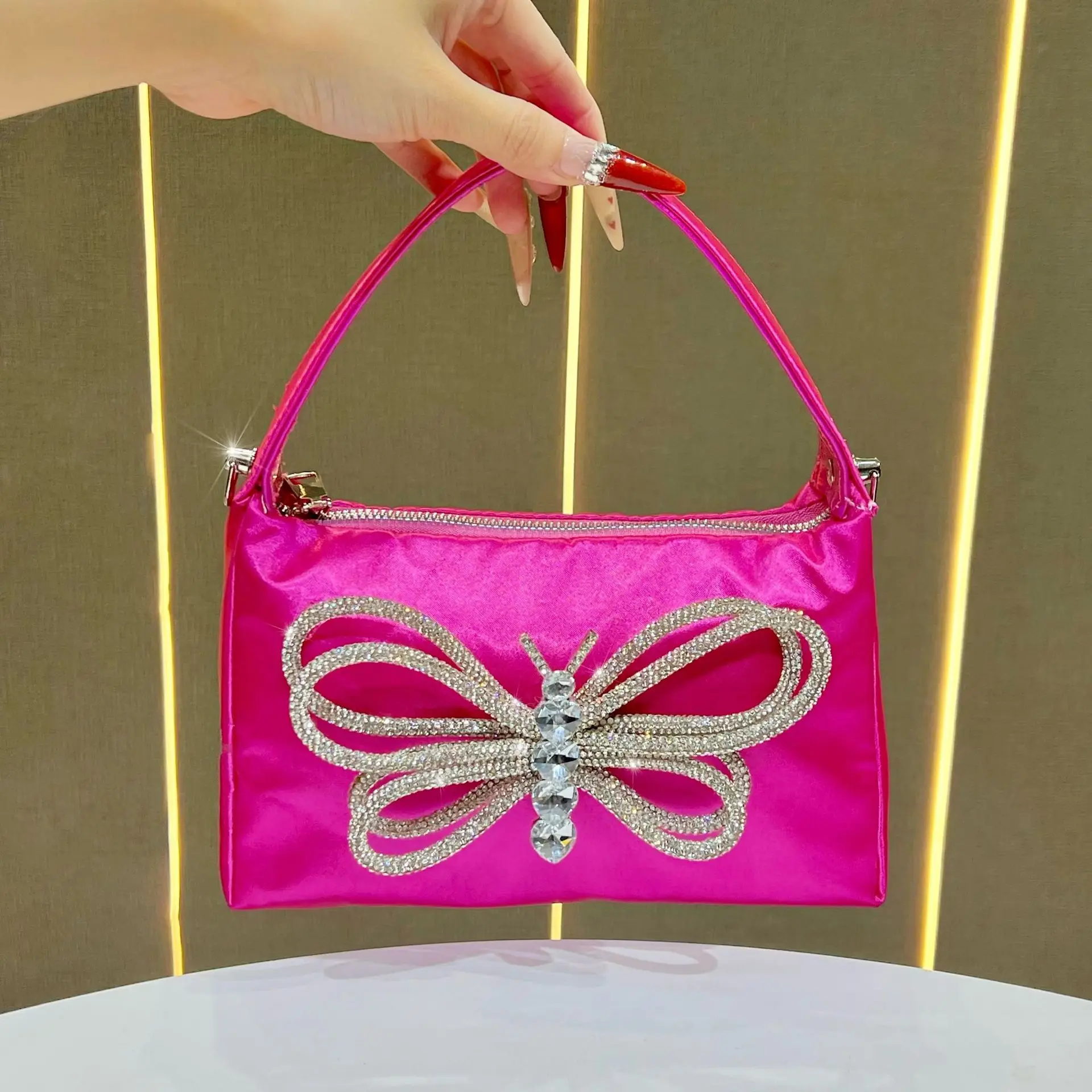 

Роскошные женские сумки со стразами и бантом, элегантные вечерние сумки с бриллиантами для женщин, атласная сумка через плечо с кристаллами, НОВИНКА
