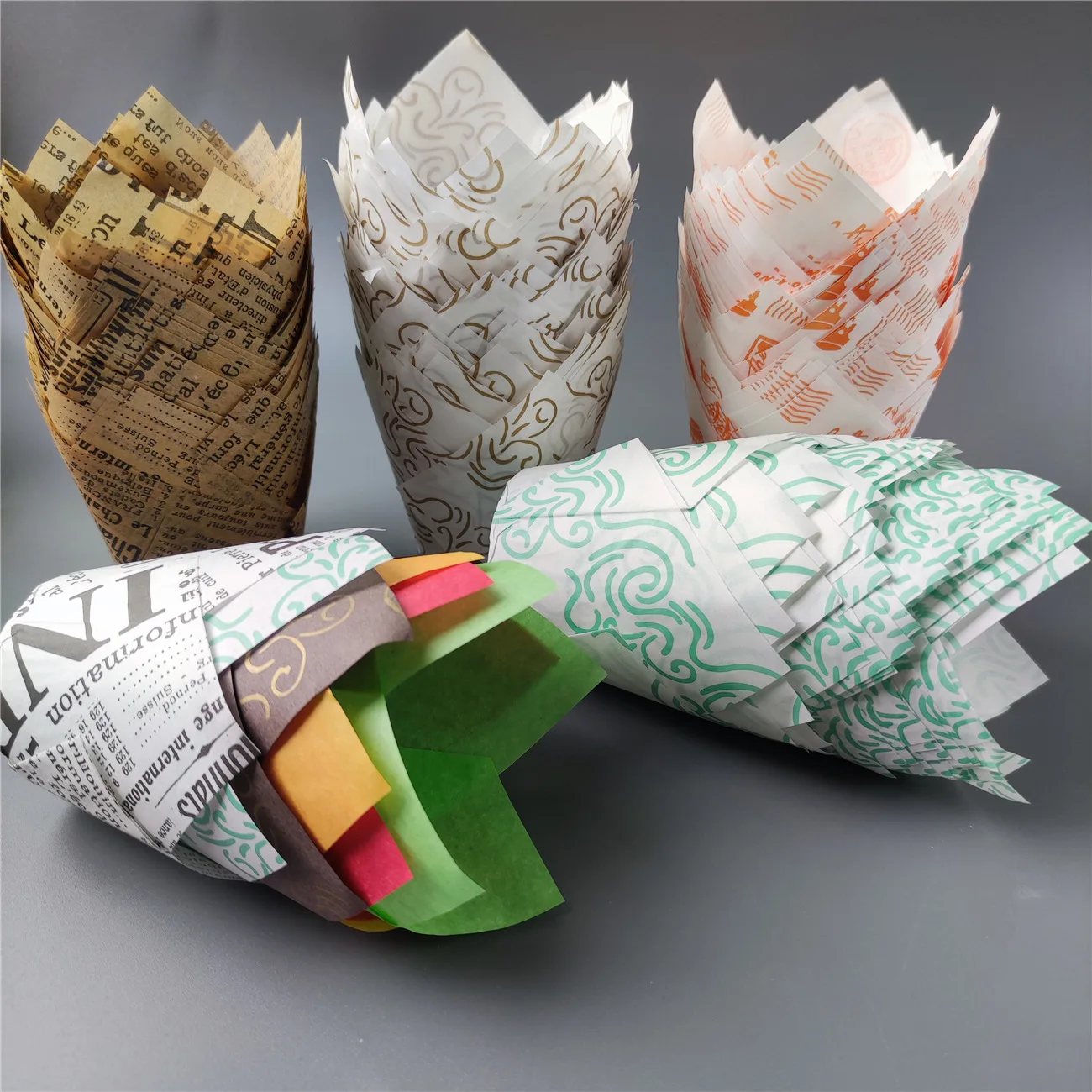 

50 шт./наборы: Бумажные формы для кексов и маффинов в форме тюльпана, жиростойкие вкладыши для выпечки, инструменты для украшения кексов, чехлы для маффинов