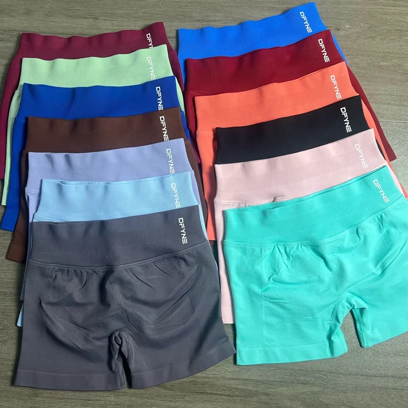 Pantaloncini da impatto con logo Pantaloncini da yoga senza cuciture a vita bassa Scrunch Bum Pantaloncini da palestra Allenamento Biker Abbigliamento fitness corto elasticizzato