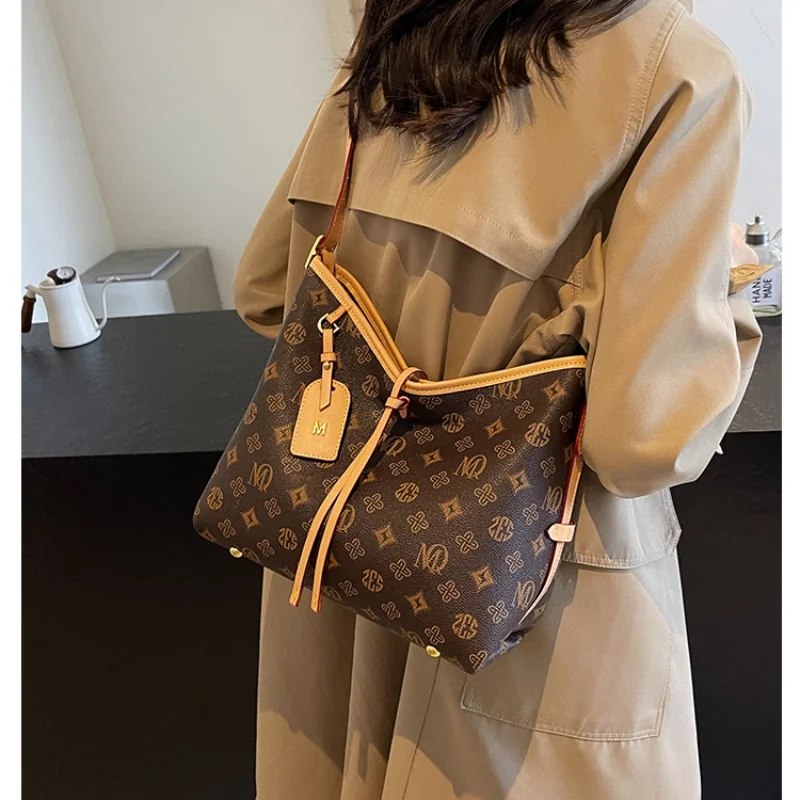 

Women's large-capacity fashion tote bag Women's casual versatile shoulder bag commuting bag crossbody bag