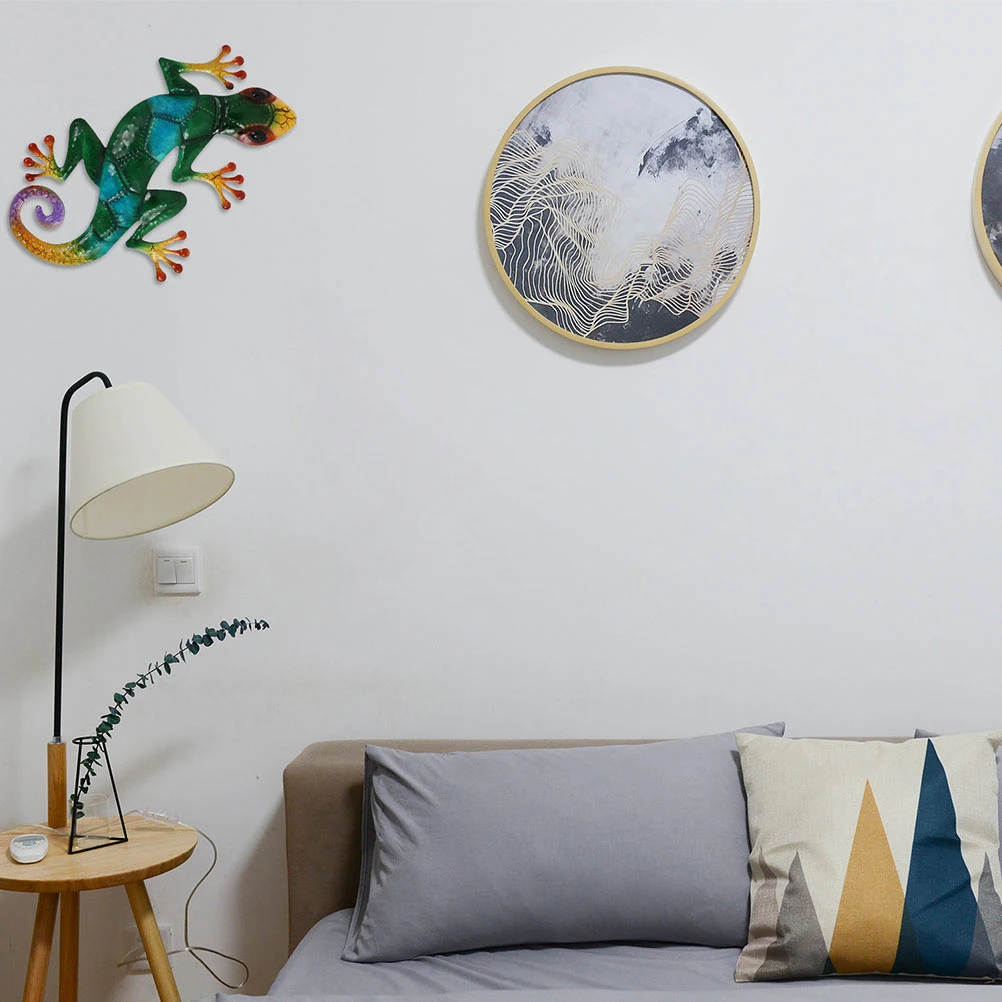 

1pc Iron Gecko Hanging Decoration, Garden Wall Art Craft, Simulation Animal Pendant, Durable Metal Ornament For Home Outdoor