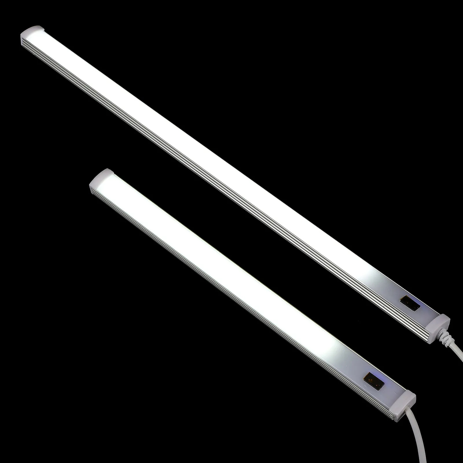 

2 шт. перезаряжаемых светодиодных светильников для шкафа с датчиком движения, USB-зарядка, мягкое освещение для кухни