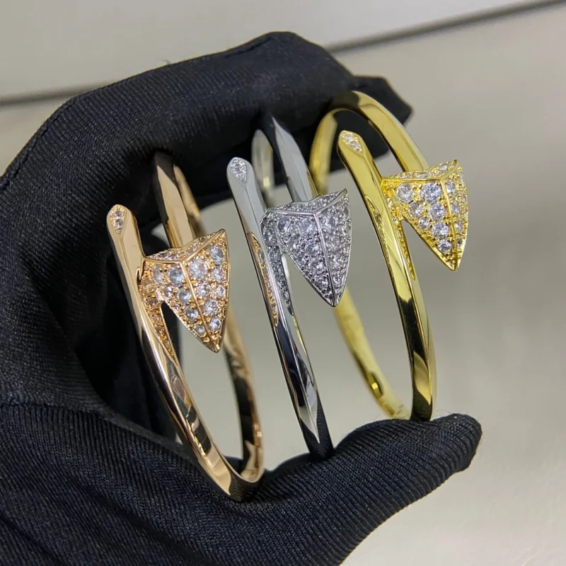 

Браслет-стрела sss925, регулируемый, 16-19 см, без инкрустации, с цирконами 5А, женский, модный