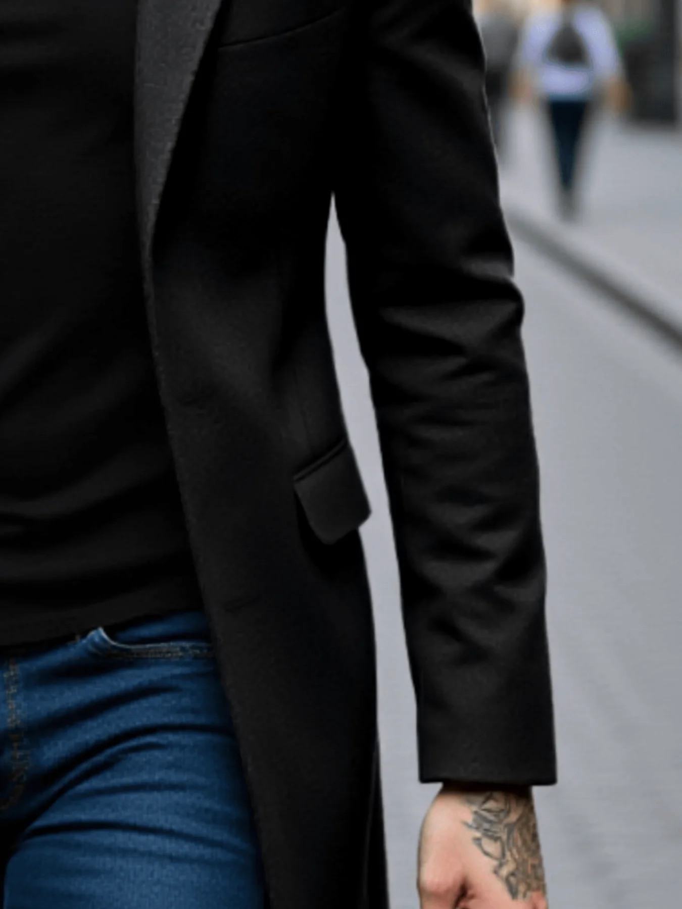 معطف صوف سميك أنيق للرجال لفصل الشتاء بتصميم فردي الصدر مع نسيج دافئ ممتاز وأسلوب عصري ومتطور