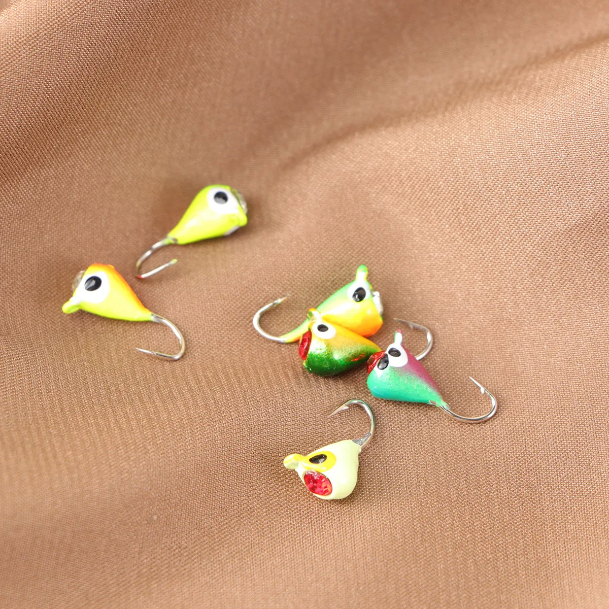 

6Pcs Ice Fishing Lure Mini Metal Bait Hard Lures Saltwater Freshwater Realistic Crankbait for Bass Pike Trout Walleye 15mm 1.1g