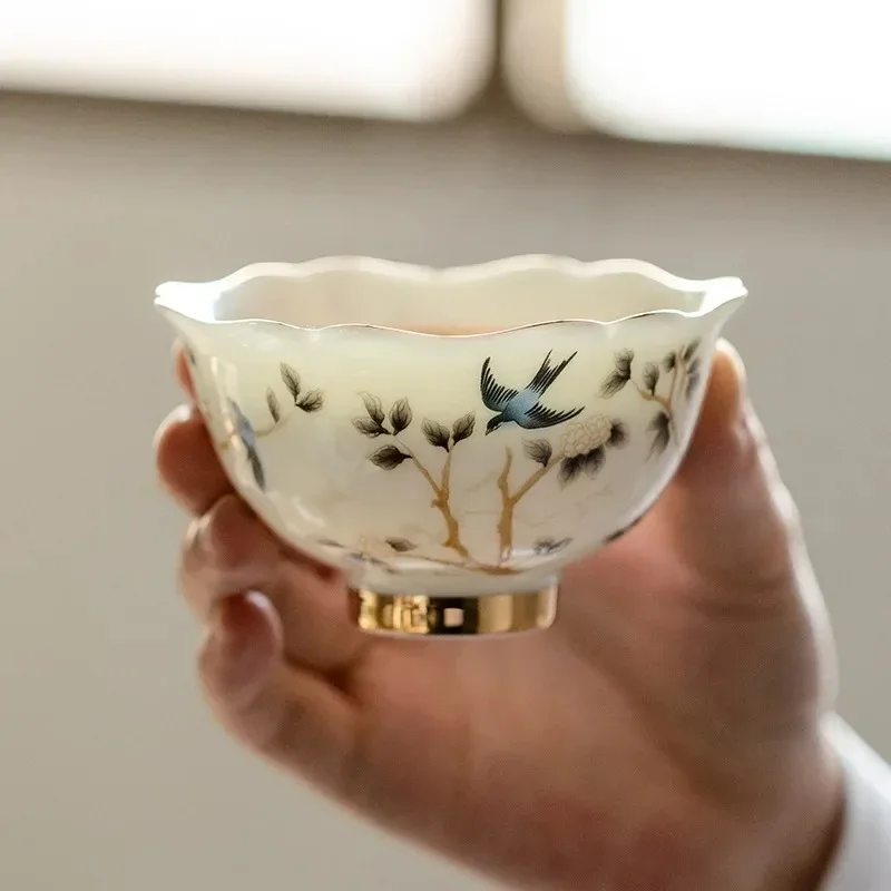 Scalloped Rim Tea Cup Hand Painted Magpie Blossom Pattern Golden Trim Drinking Bowl Elegant TablewareFor Decorative Gift