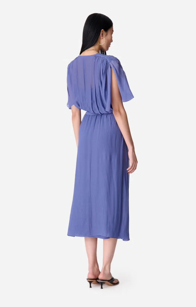 Rytm Przepływu · Elegancka i Odświeżająca Jedwabista Gładka Krepa Sukienka Grecka z Dekoltem w Serek i Krótkim Rękawem