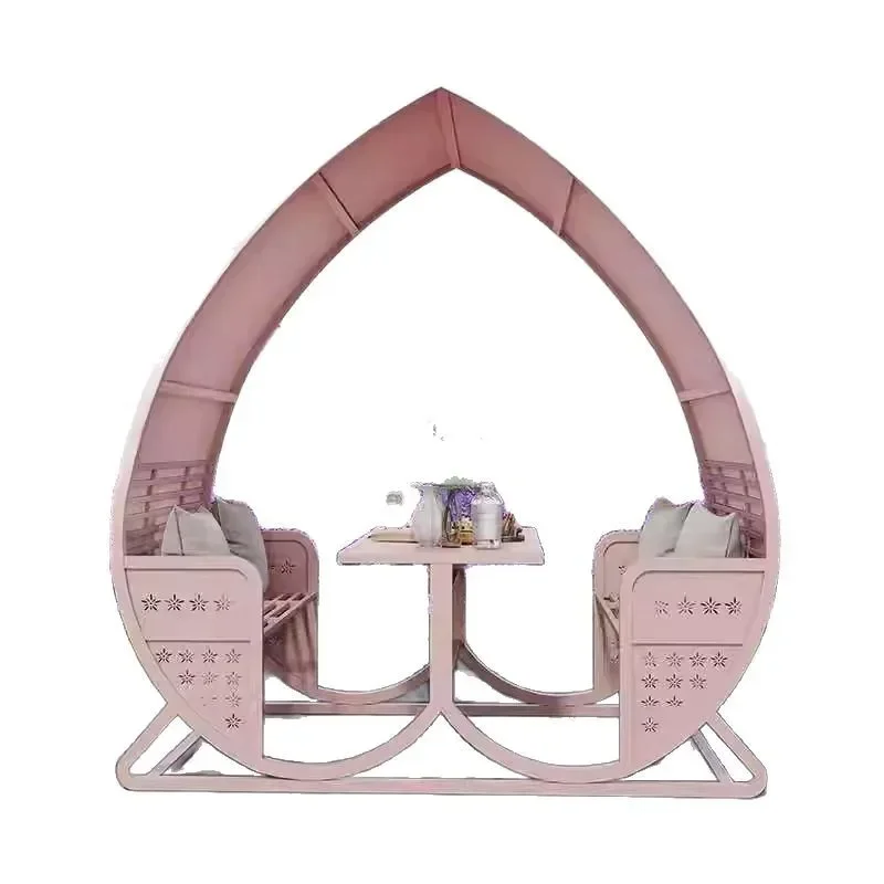 

Creative metal large love tables and chairs outdoor wedding shooting props Internet celebrity attractions clock in decorative ta