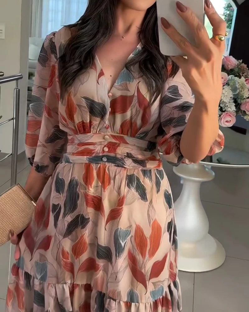 Vestido 2025 novo vestido feminino elegante com estampa de plantas, decote em v, manga bufante, saia plissada em camadas, perfeito para férias de verão
