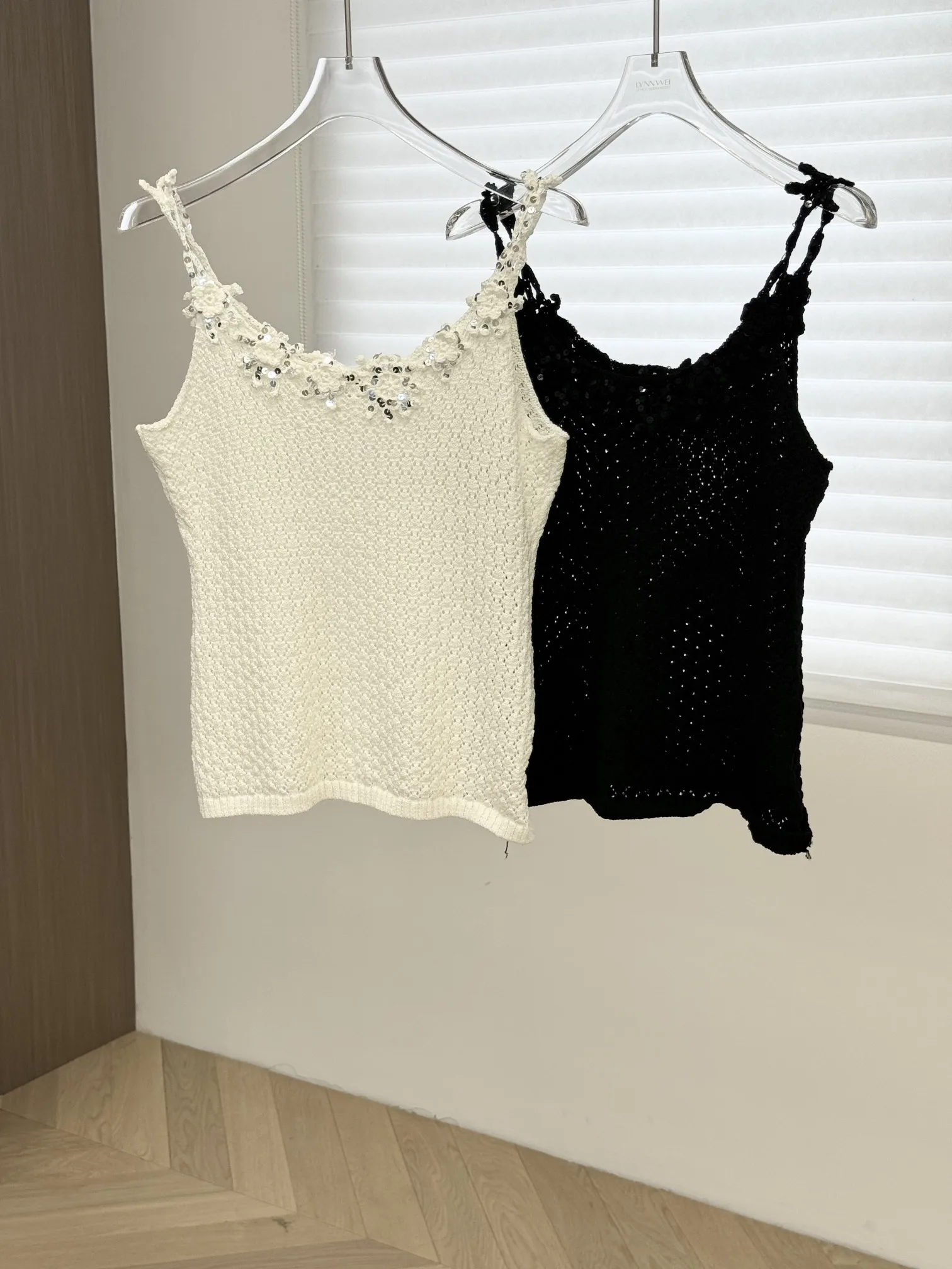 2024 Summer New Women's Wear Fashionable and minimalist beaded hollowed out knitted camisole vest 0521