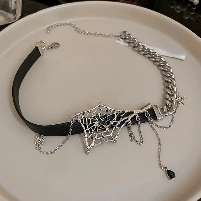 Modern Jewelry Chain Tassle Black PU Necklace For Women Accessories 2024 New Trend Asymmetrical Spider Wed Choker Party Gift