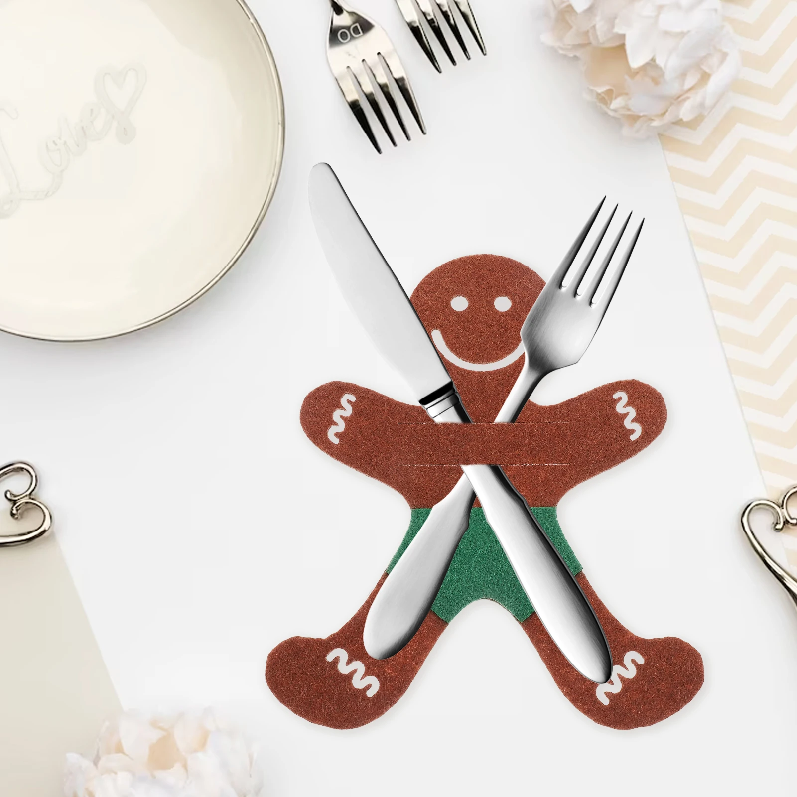 

4pcs Gingerbread Men Cutlery Holder Christmas Tableware Bag Tree Shape Fork Cutter Pouch Party Decor Dining Table Accessories